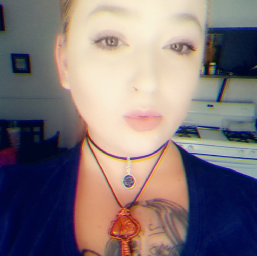 Meet your Posher, Crystal